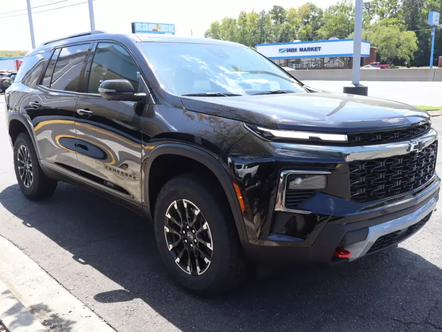 2026 Chevrolet Traverse Z71 photo 1