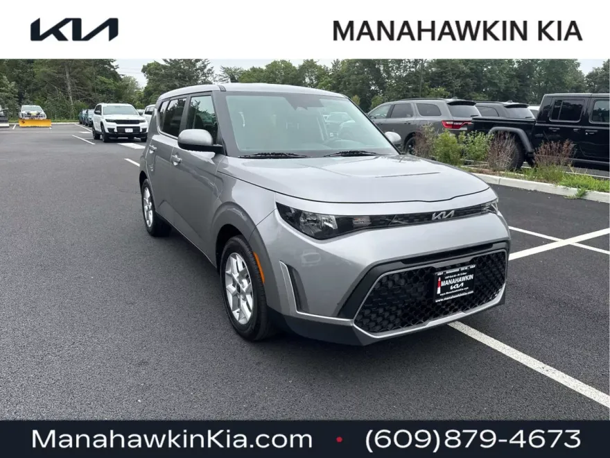 2023 Kia Soul LX photo 1