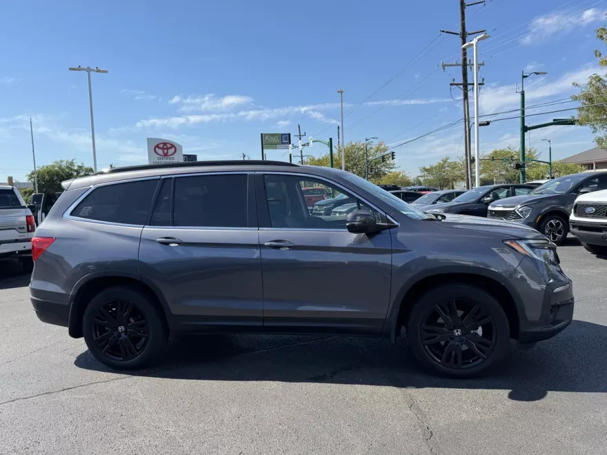 2022 Honda Pilot Special Edition photo 1