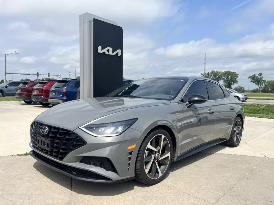 2022 Hyundai Sonata SEL Plus photo 1