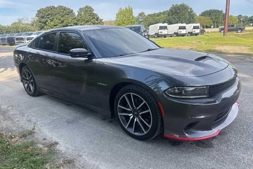 2022 Dodge Charger R/T photo 1