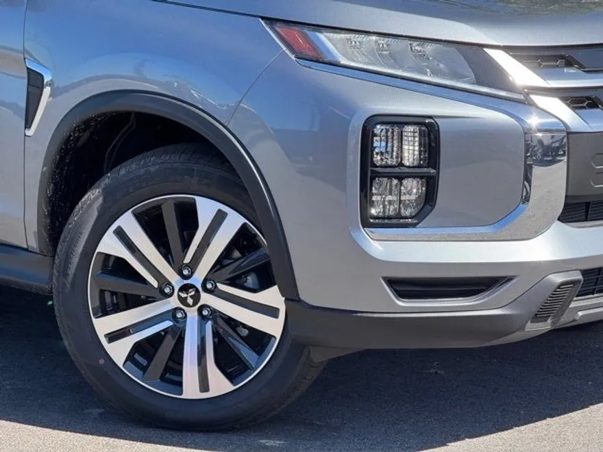 2025 Mitsubishi Outlander Sport ES SE LE photo 1