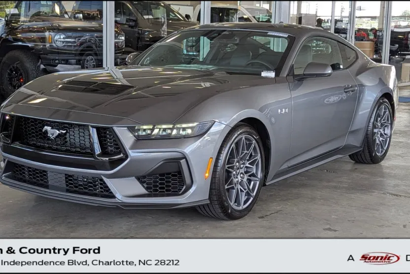 2025 Ford Mustang GT Premium photo 1