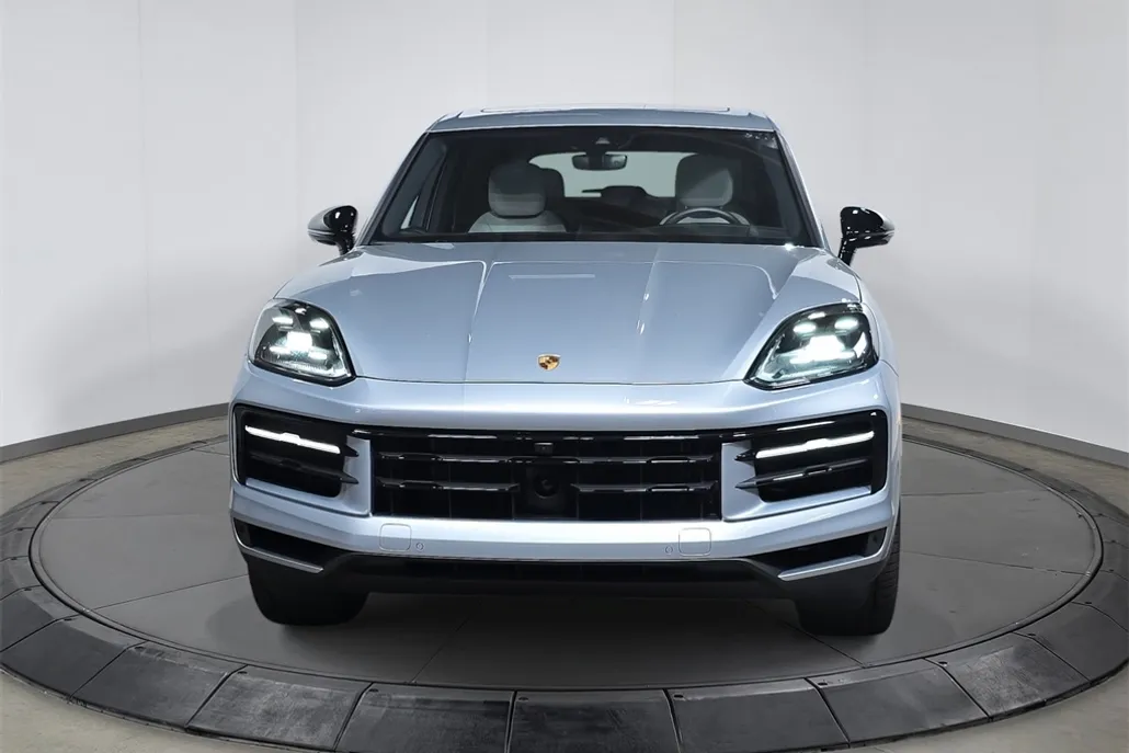 2025 Porsche Cayenne photo 1