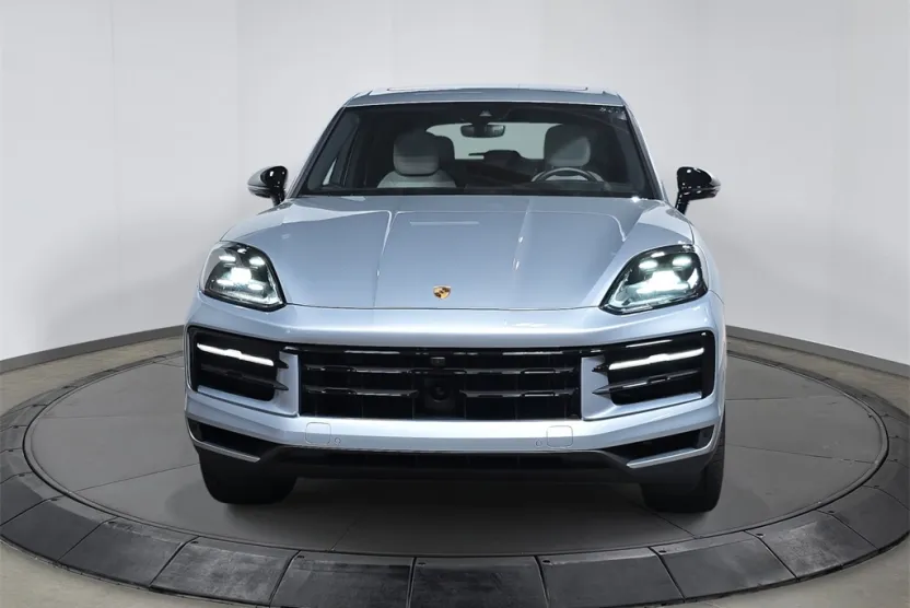 2025 Porsche Cayenne photo 1