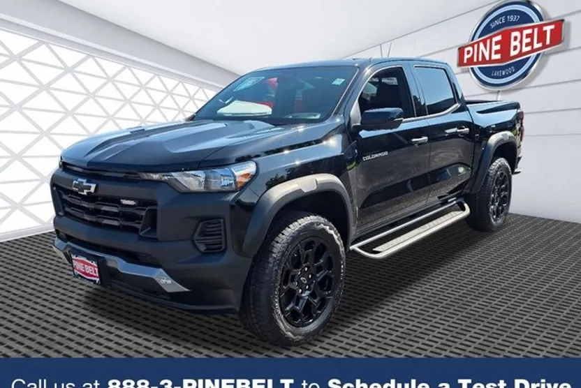2026 Chevrolet Colorado Trail Boss photo 1
