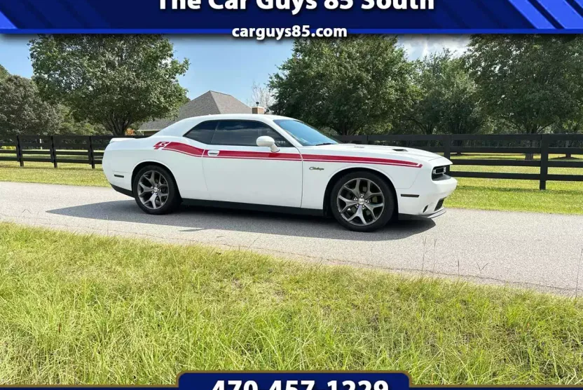 2016 Dodge Challenger R/T Plus photo 1