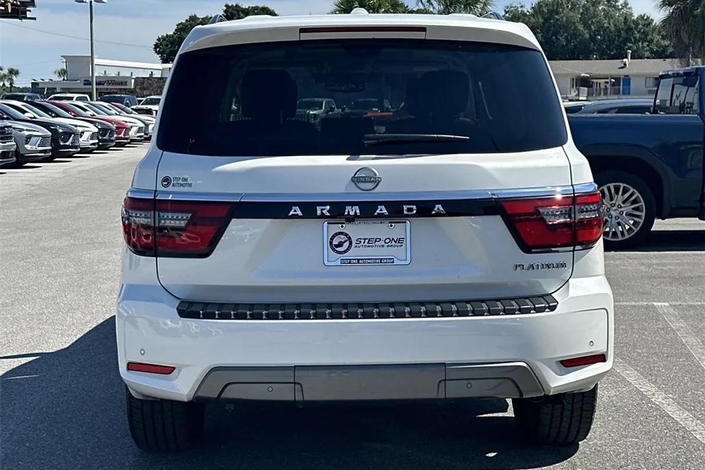 2023 Nissan Armada Platinum photo 1