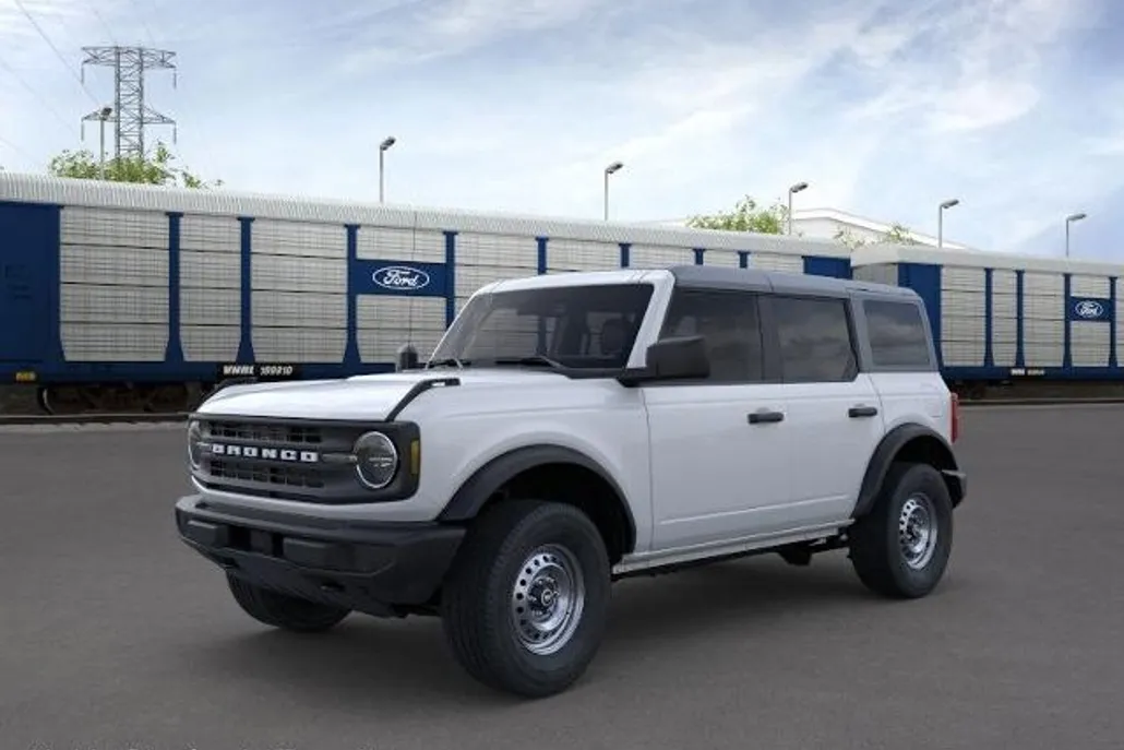 2025 Ford Bronco Base photo 1