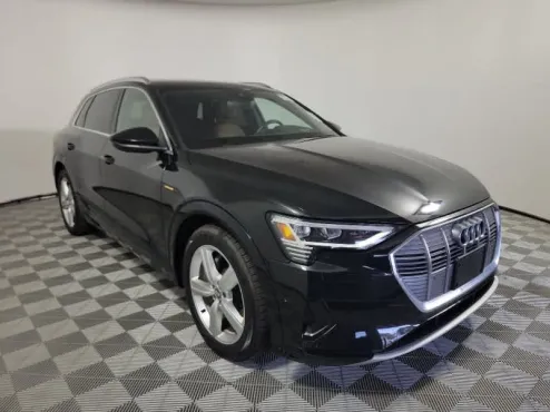 2019 Audi e-tron Prestige photo 4