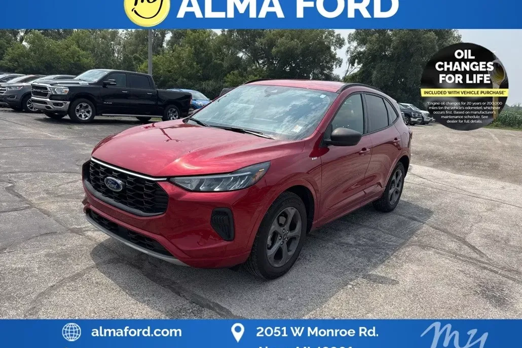 2023 Ford Escape ST-Line photo 1