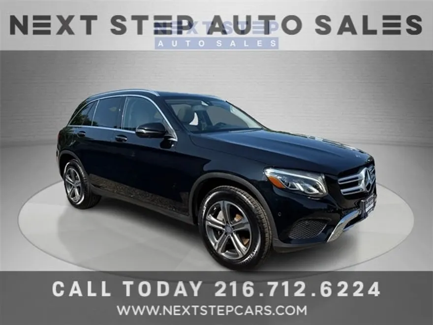 2017 Mercedes Benz GLC 300 4MATIC photo 1