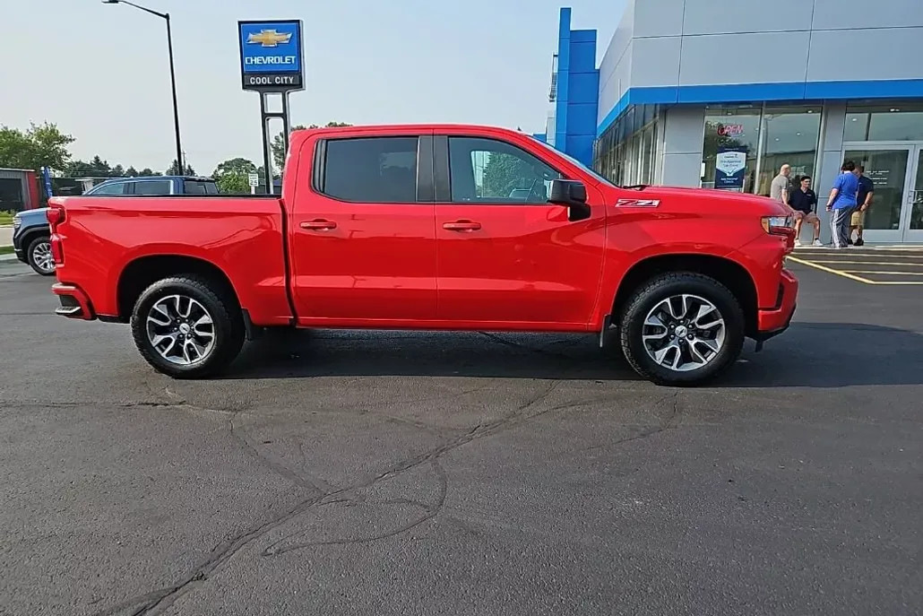 2019 Chevrolet Silverado 1500 RST photo 1