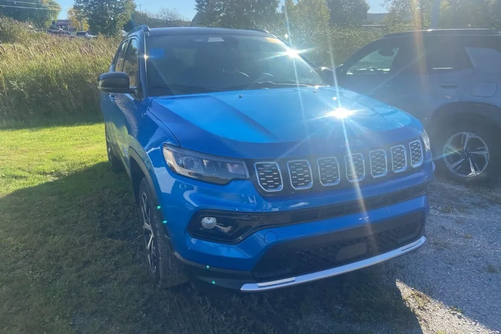 2024 Jeep Compass Limited photo 1
