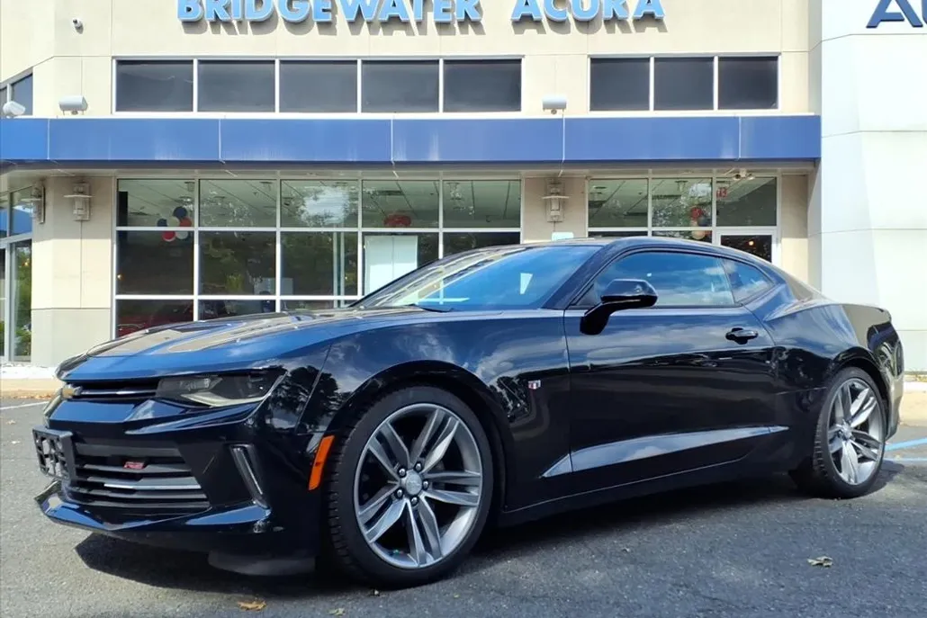 2018 Chevrolet Camaro Coupe 1LT photo 1