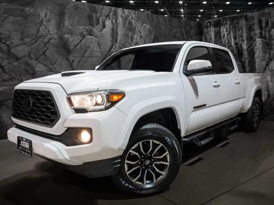 2021 Toyota Tacoma TRD Sport photo 1