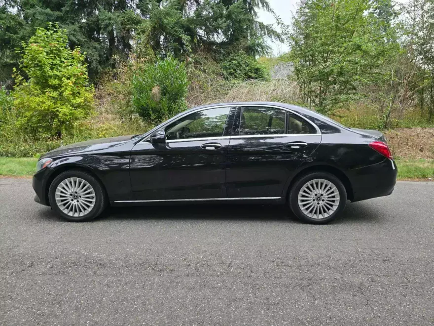 2017 Mercedes Benz C 300 4MATIC Sedan photo 1