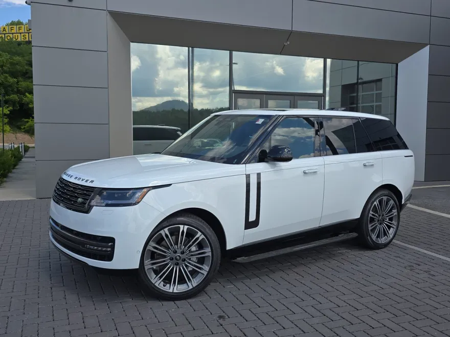 2025 Land Rover Range Rover SE photo 1