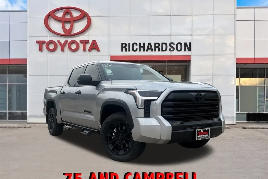 2025 Toyota Tundra SR5 CrewMax photo 1