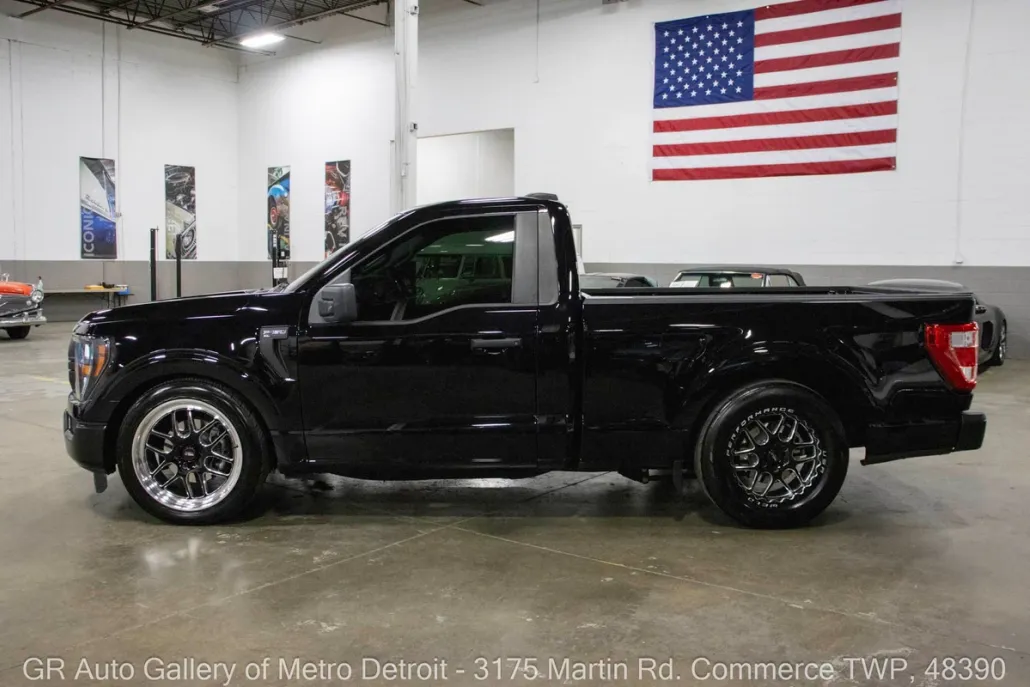 2023 Ford F-150 XL photo 1