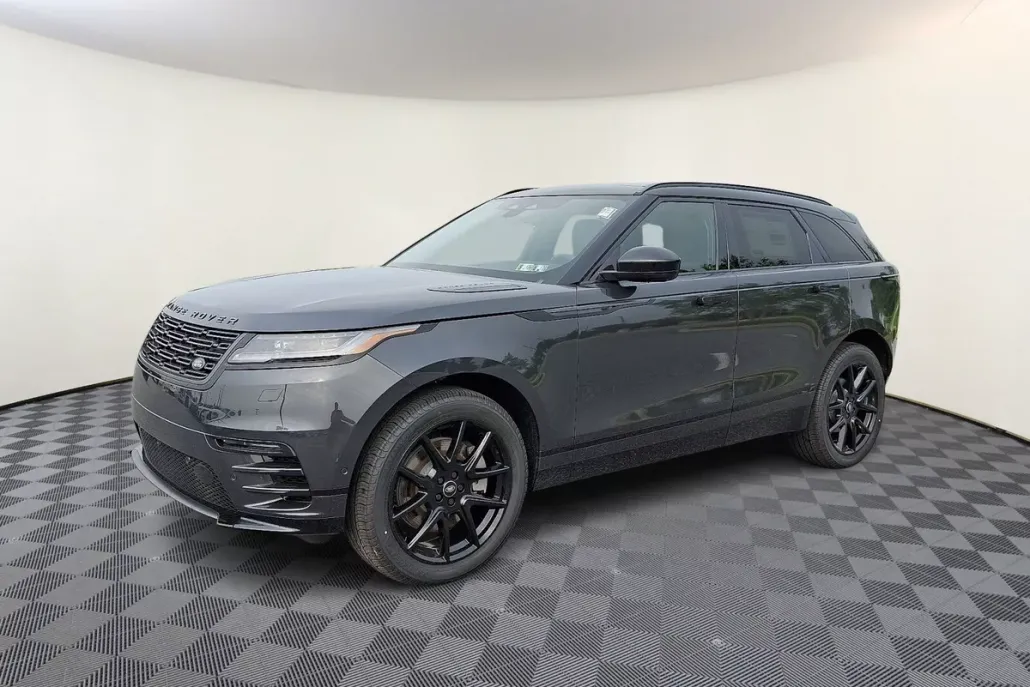 2026 Land Rover Range Rover Velar SE photo 1