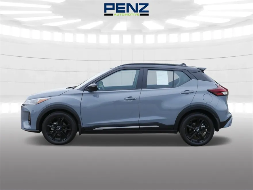 2024 Nissan Kicks SR photo 1