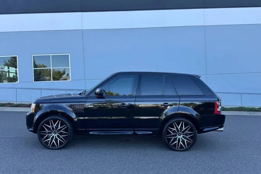 2013 Land Rover Range Rover Sport HSE photo 1