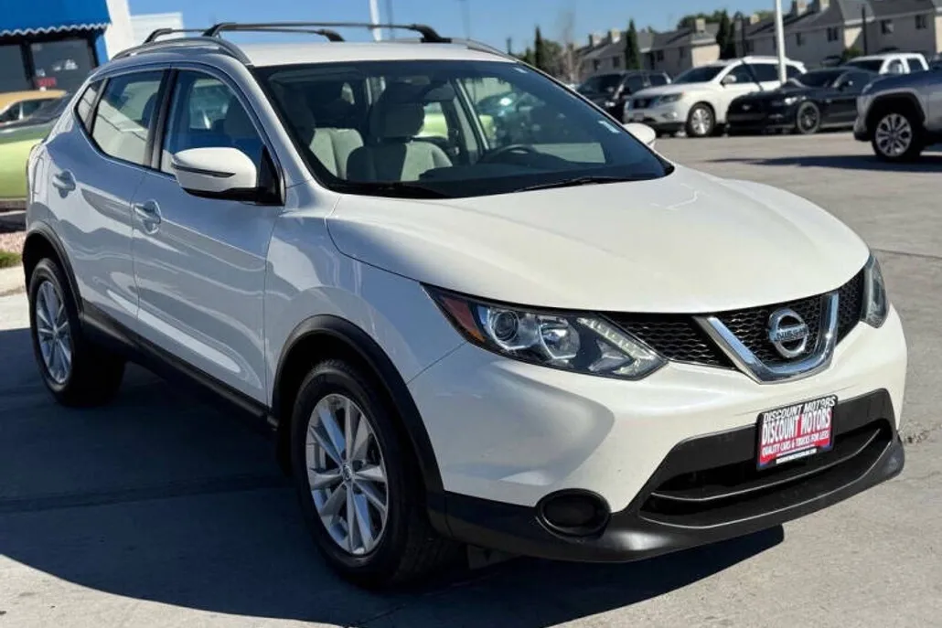 2018 Nissan Rogue Sport SV photo 1