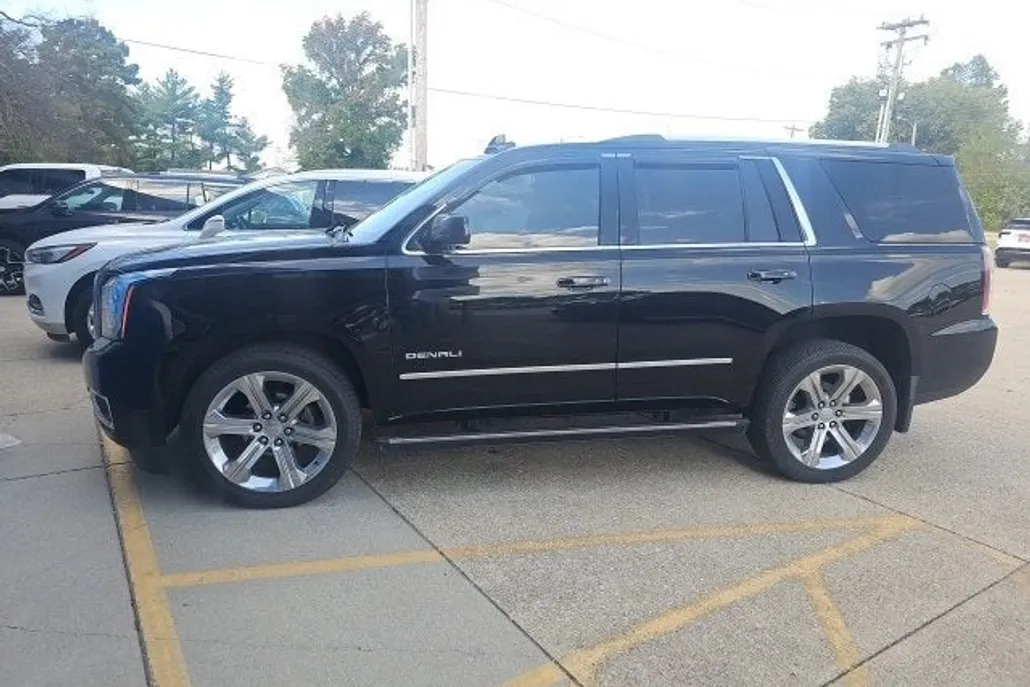 2017 Gmc Yukon Denali photo 1