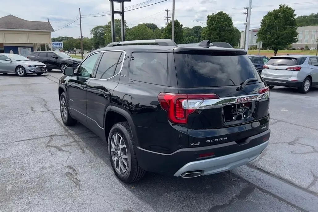 2023 Gmc Acadia SLE photo 1