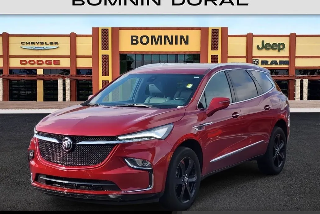 2024 Buick Enclave Essence photo 1