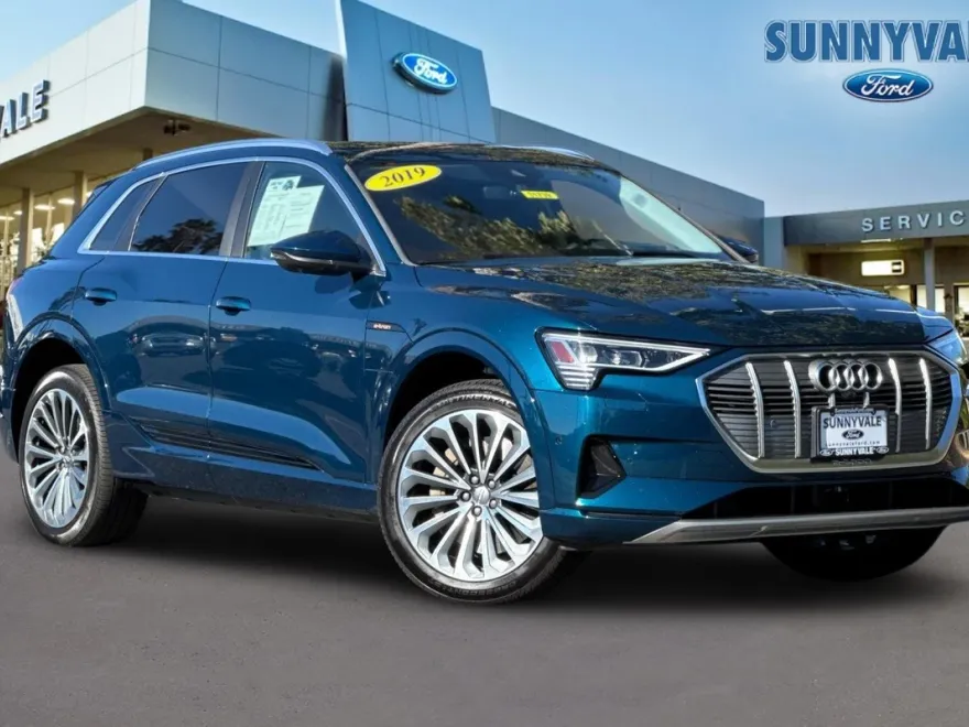 2019 Audi e-tron Prestige photo 1
