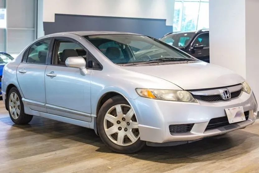 2010 Honda Civic LX photo 1