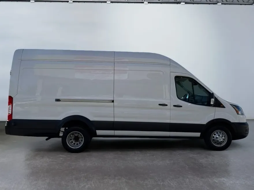 2022 Ford Transit photo 1