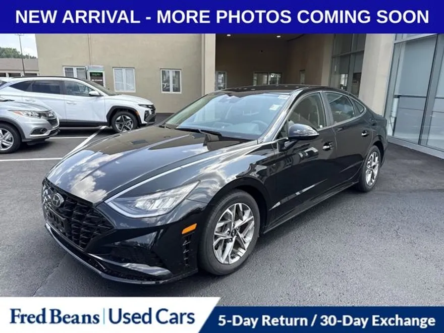 2022 Hyundai Sonata SEL photo 1