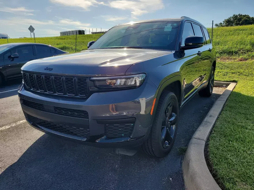 2024 Jeep Grand Cherokee Laredo Altitude photo 1