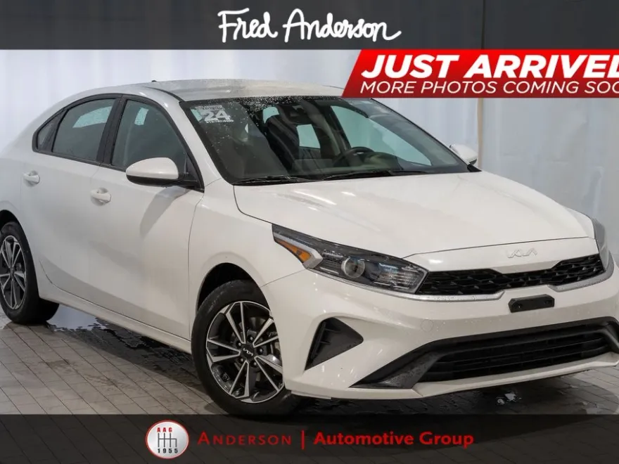 2024 Kia Forte LXS photo 1