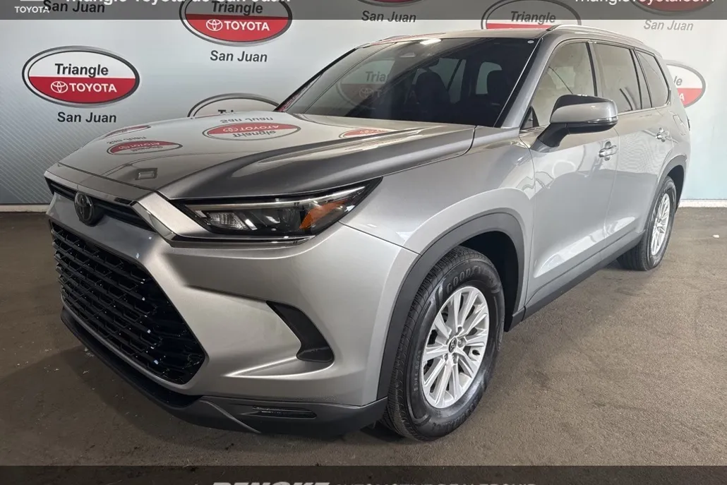 2024 Toyota Highlander Hybrid XLE photo 1