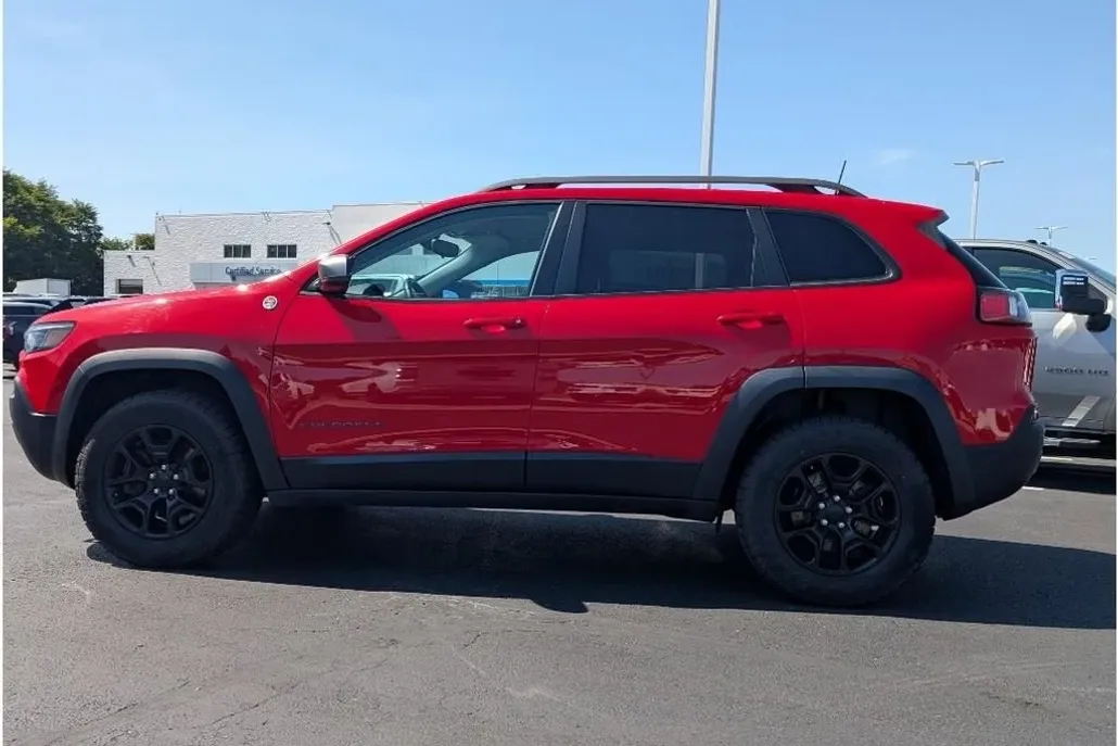 2019 Jeep Cherokee Trailhawk photo 1
