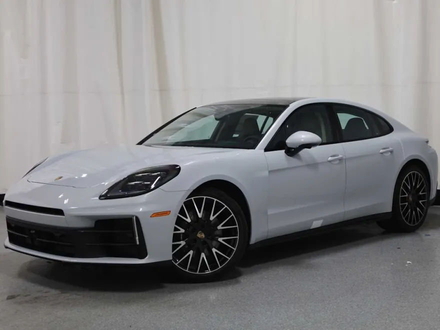 2025 Porsche Panamera 4 photo 1