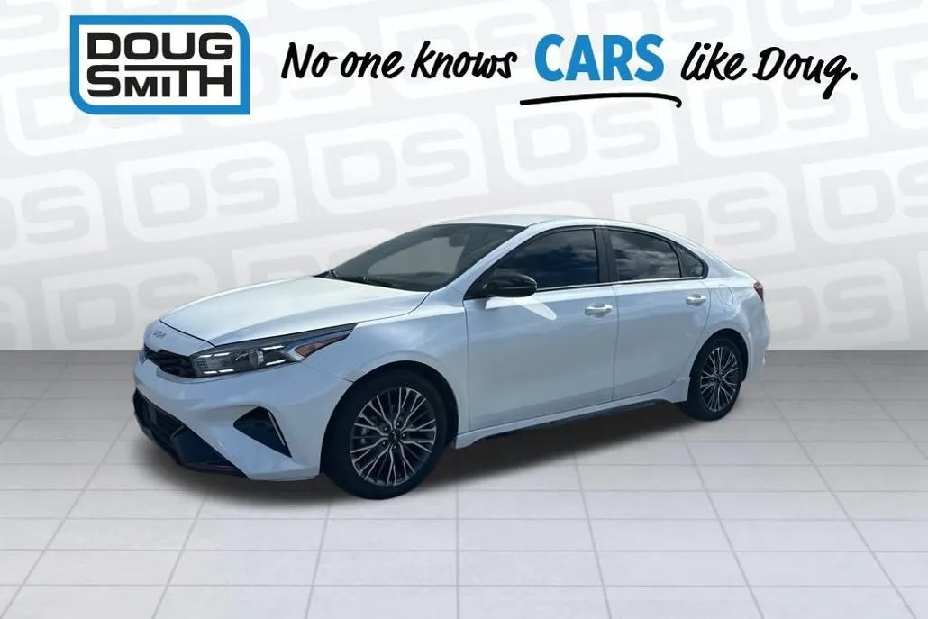 2022 Kia Forte GT-Line photo 1
