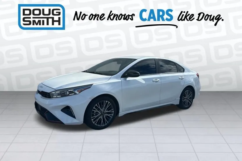2022 Kia Forte GT-Line photo 1