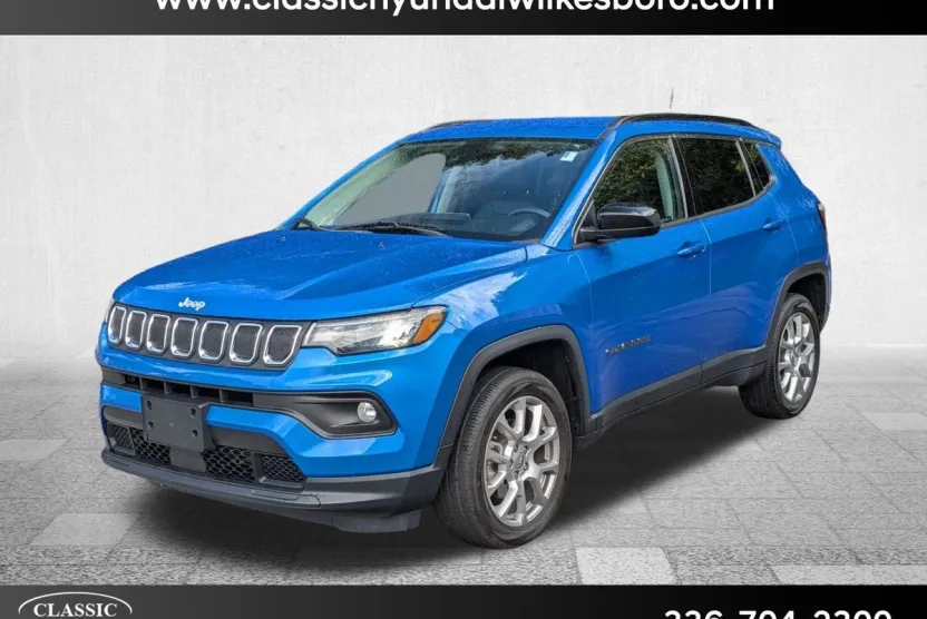 2022 Jeep Compass Latitude Lux photo 1