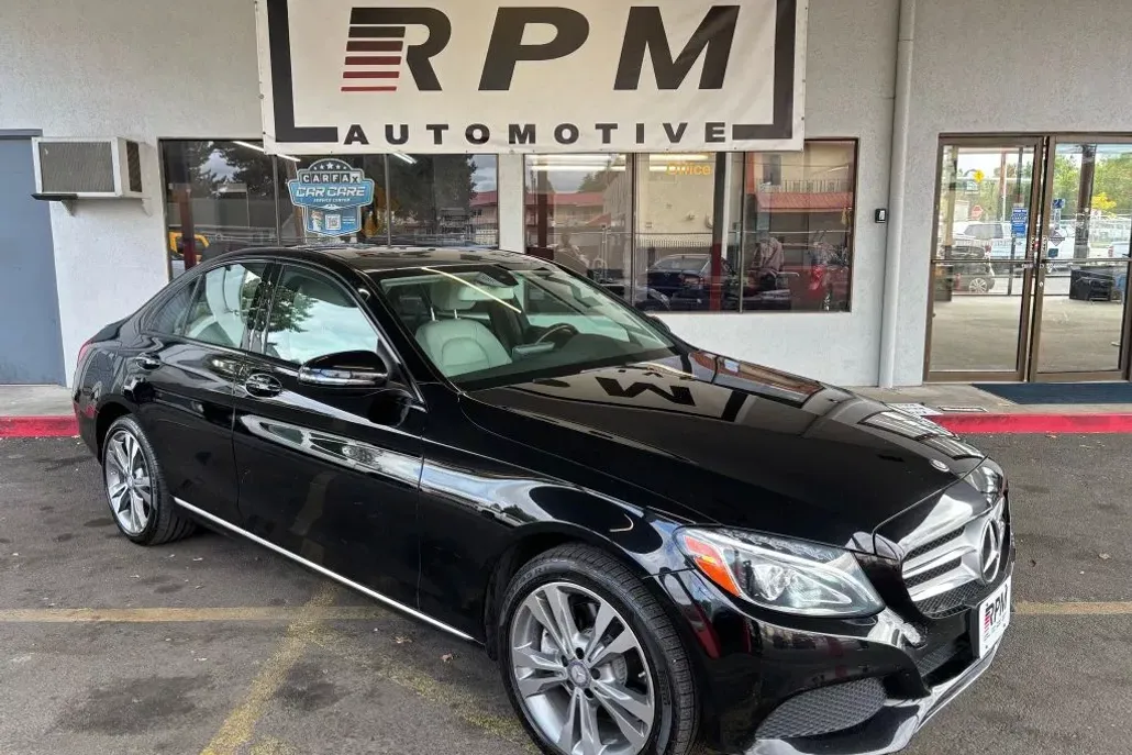 2017 Mercedes Benz C 300 4MATIC Sedan photo 1