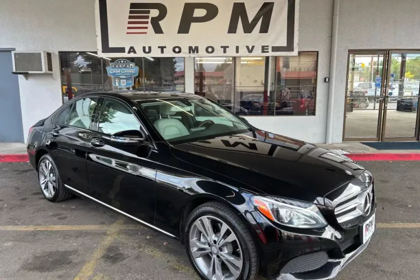 2017 Mercedes Benz C 300 4MATIC Sedan photo 1