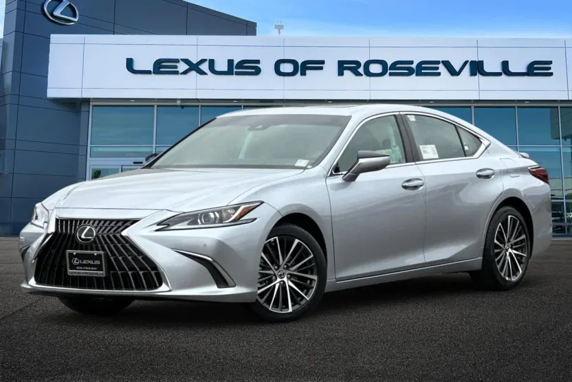2025 Lexus ES 300h photo 1