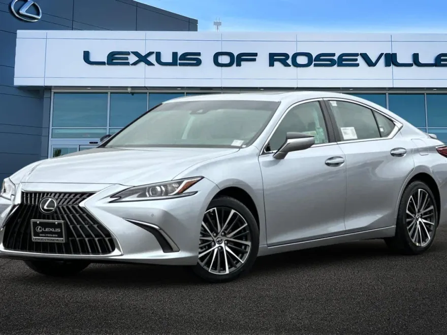 2025 Lexus ES 300h photo 1