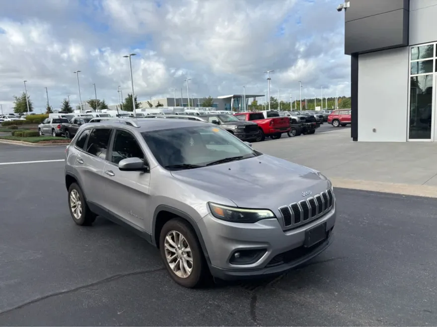 2019 Jeep Cherokee Latitude photo 1
