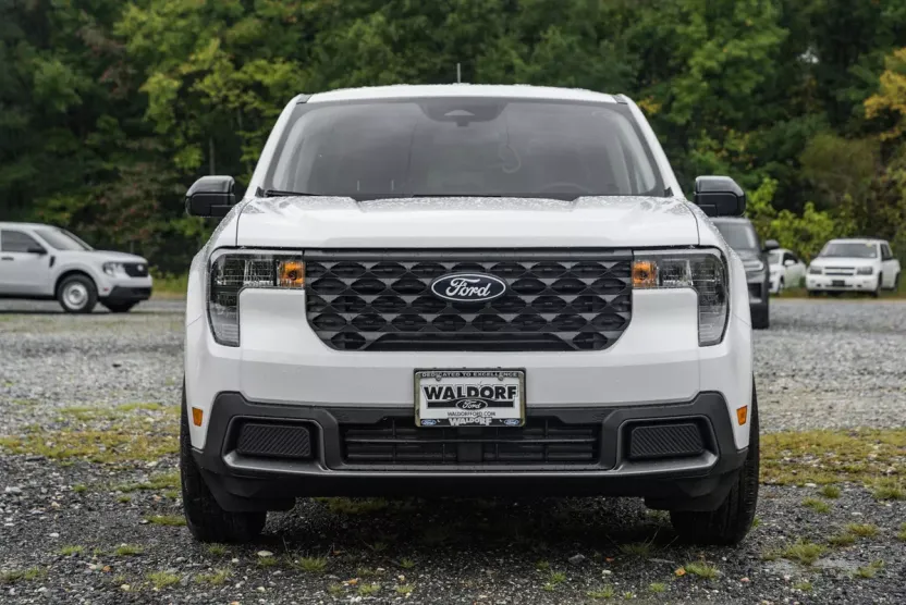 2025 Ford Maverick XLT photo 1