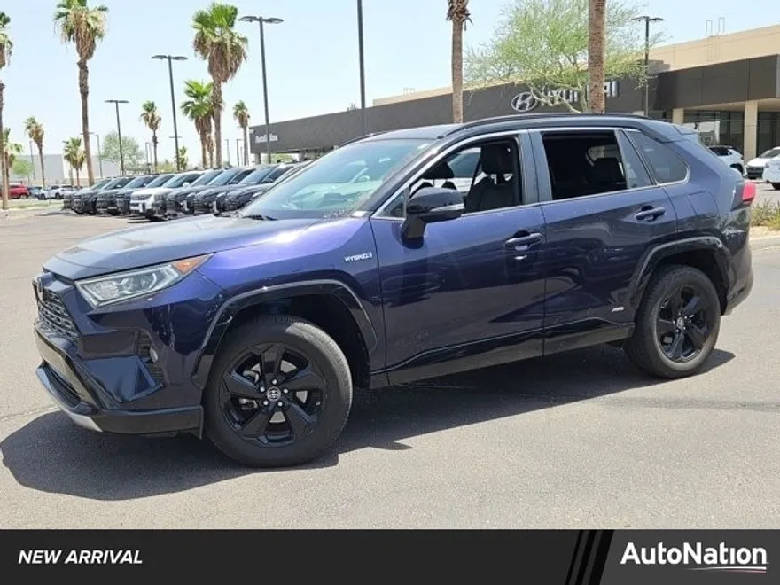 2019 Toyota RAV4 Hybrid XSE photo 1